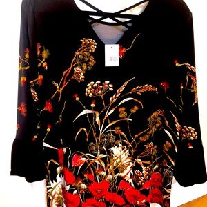 NWT Floral fluted sleeve Top